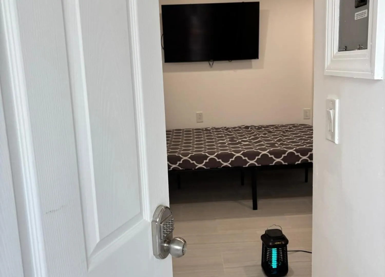 Apartment Address Is 221 Street, Basement Studio Queens Village 646-667-6696 New York United States